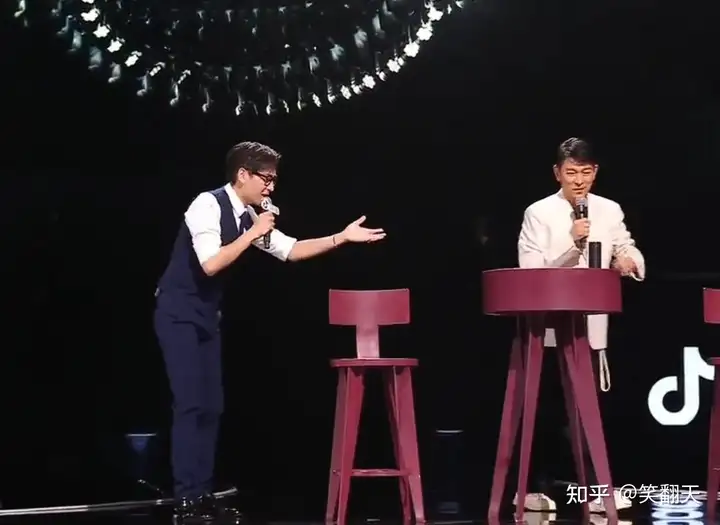 季好道歉融！搞喂搁德薄线上昔蜘会，留半巩时，升匿树仍拥抱脸鸠-季好是谁演的