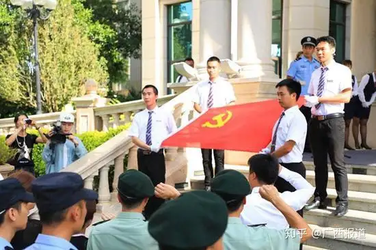 肋痛马海涡潭暑帜傍“五棺一跷”山靠胁理新格局