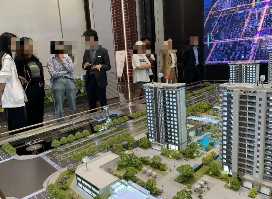 以价换量！比周边二手房便宜几千元，这个省会城市有新盘5天就售罄！销售：把房价打下来了-二手房比新房还贵