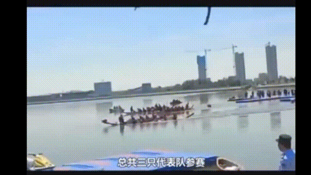 北方赛龙舟主打的就是欢乐，起步就翻到水里，曹操：果然不善水战-赛龙舟是在南方还是北方