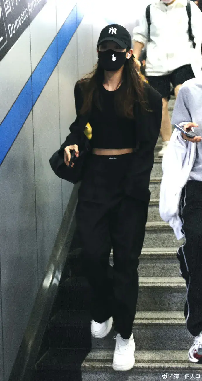 萌爆全场！陈丽君刘忻亚比囧囧囧直拍，让你秒变“嗨”服输！-陈丽娜个人简历