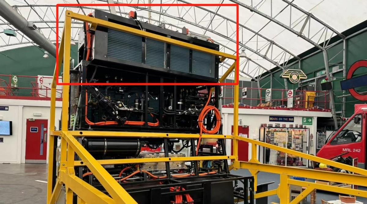 全面引入新技术！比亚迪BD11型双层电动客车全球首发-比亚迪双模电动车价格