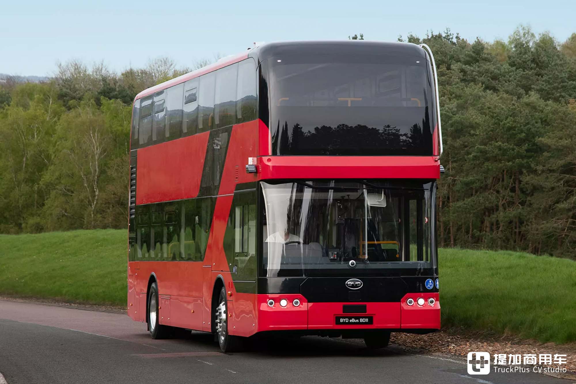 全新比亚迪BD11双层纯电动大巴全球首发，实拍带你看看它有多强-比亚迪纯电动大巴车价格表