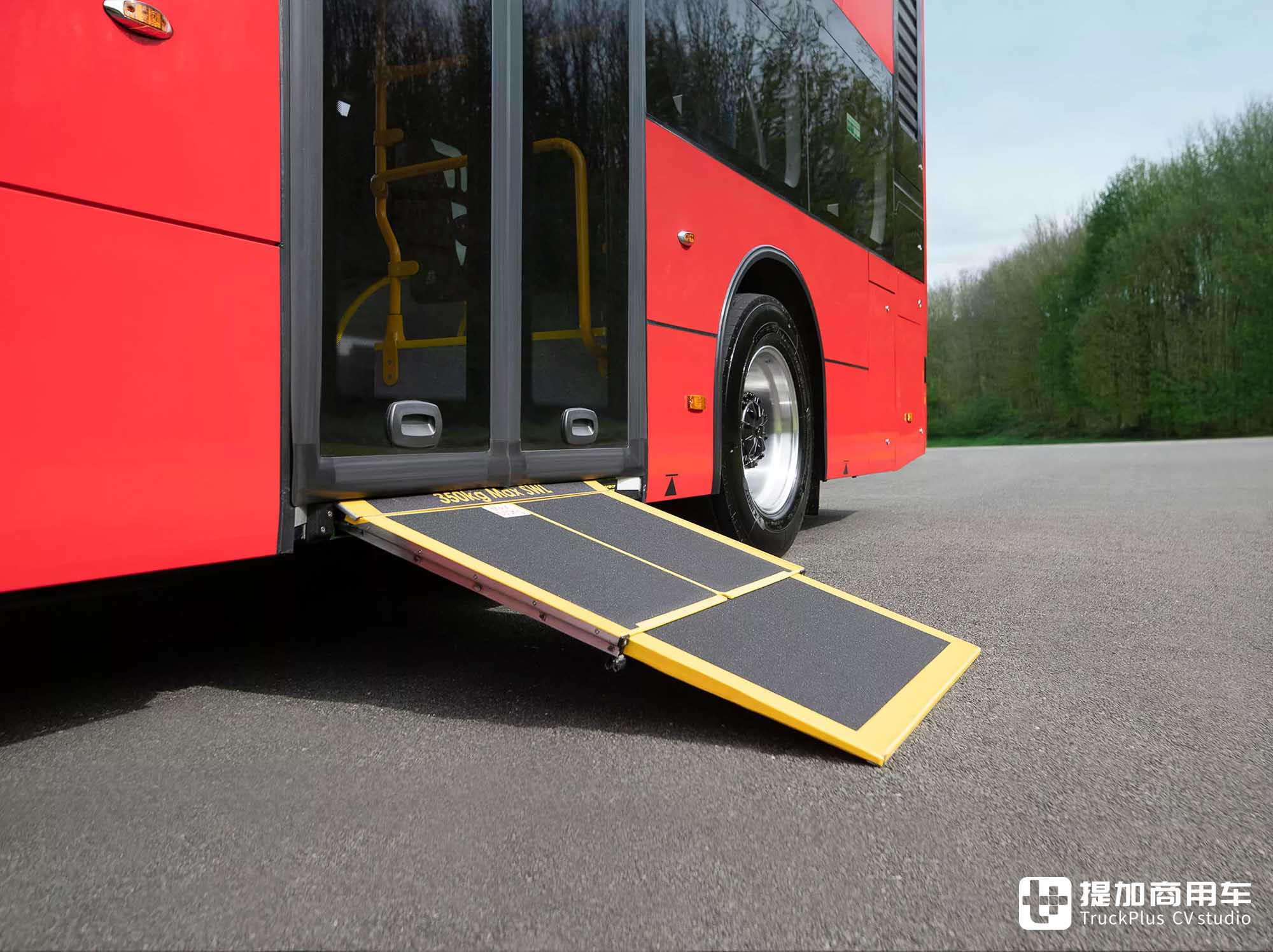 全新比亚迪BD11双层纯电动大巴全球首发，实拍带你看看它有多强-比亚迪纯电动大巴车价格表