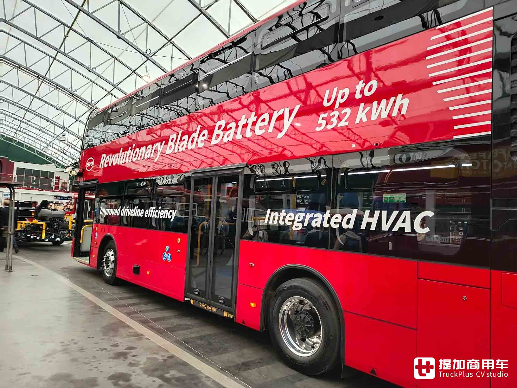 全新比亚迪BD11双层纯电动大巴全球首发，实拍带你看看它有多强-比亚迪纯电动大巴车价格表
