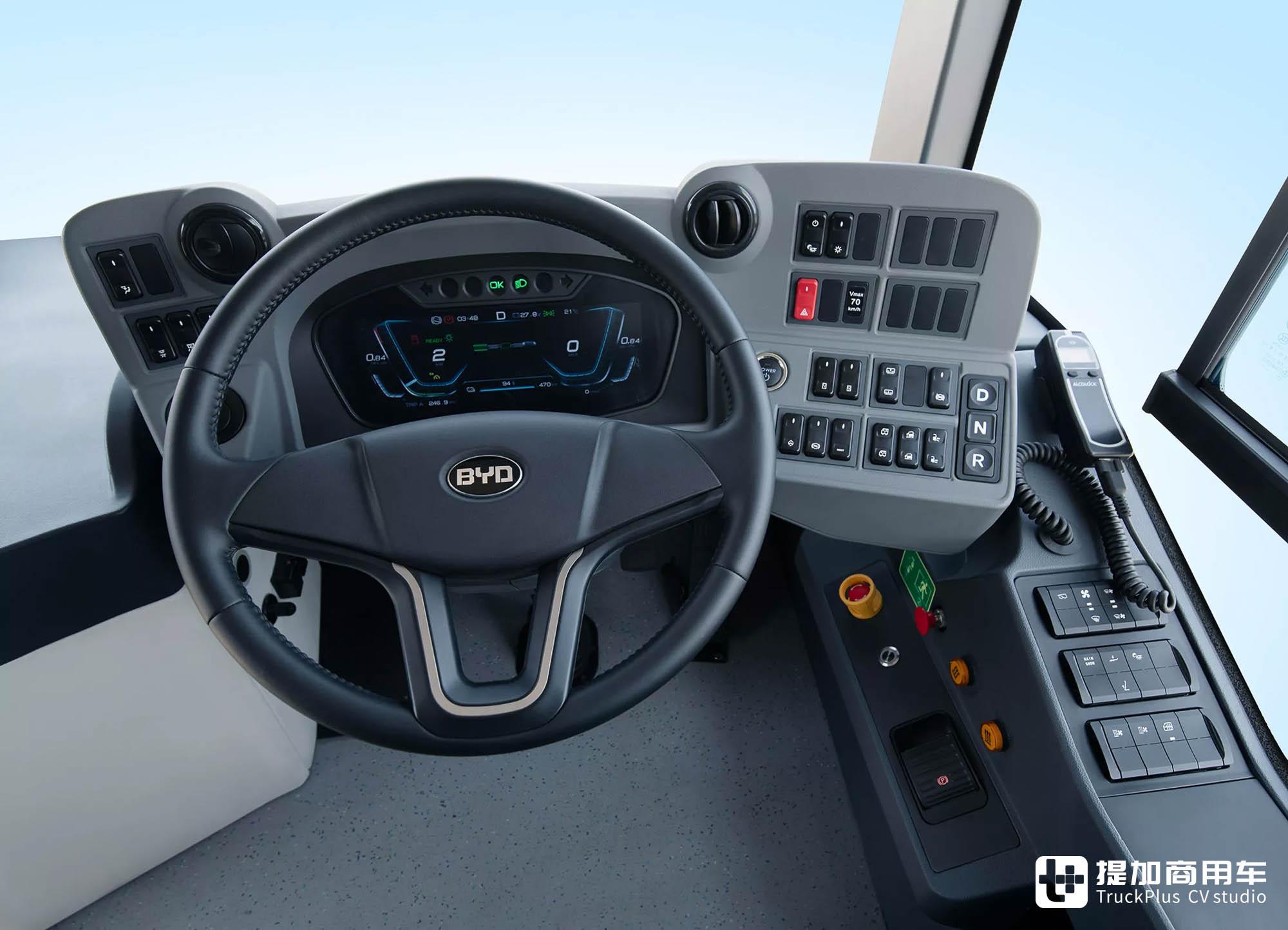 全新比亚迪BD11双层纯电动大巴全球首发，实拍带你看看它有多强-比亚迪纯电动大巴车价格表