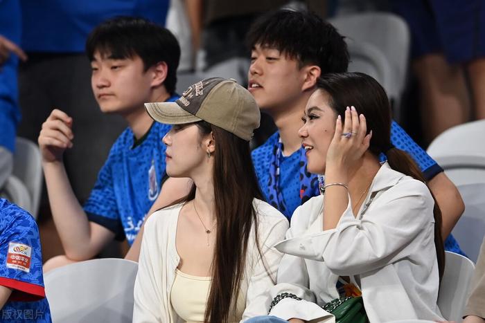 中超最新积分战报 申花难和上港争半程冠军 黑马超山东泰山回前3-中超联赛2021赛程表泰山