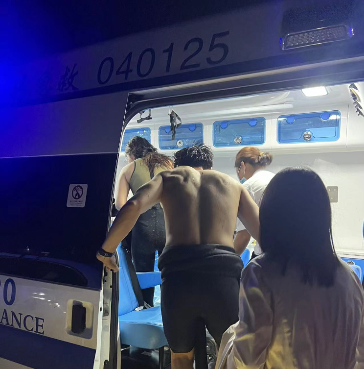 游客称海南潜水遭弃海中2小时游回岸边，万宁文旅局：确有问题-万宁浮潜价格