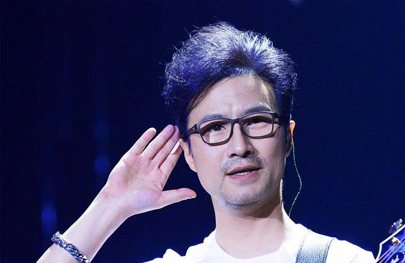 汪峰回应“神预言”上热搜，毫无兴趣看都不看，网友嘲讽他说谎话-汪峰是娱乐圈预言家么