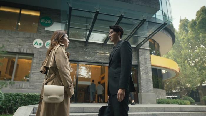 《玫瑰的故事》：黄亦玫和方协文结婚，就是冲动和对方协文的可怜-亦舒小说玫瑰的原型