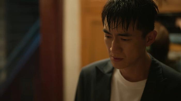 《玫瑰的故事》：黄亦玫和方协文结婚，就是冲动和对方协文的可怜-亦舒小说玫瑰的原型