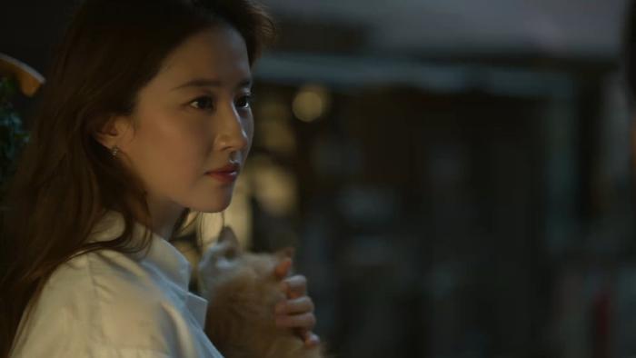 《玫瑰的故事》：黄亦玫和方协文结婚，就是冲动和对方协文的可怜-亦舒小说玫瑰的原型