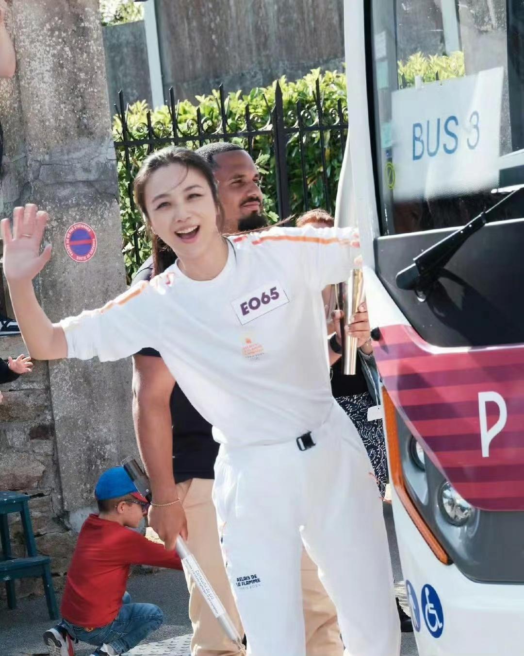 杨紫将担任巴黎奥运火炬手，受品牌邀请，赵露思汤唯也曾是火炬手-杨紫获奖记录