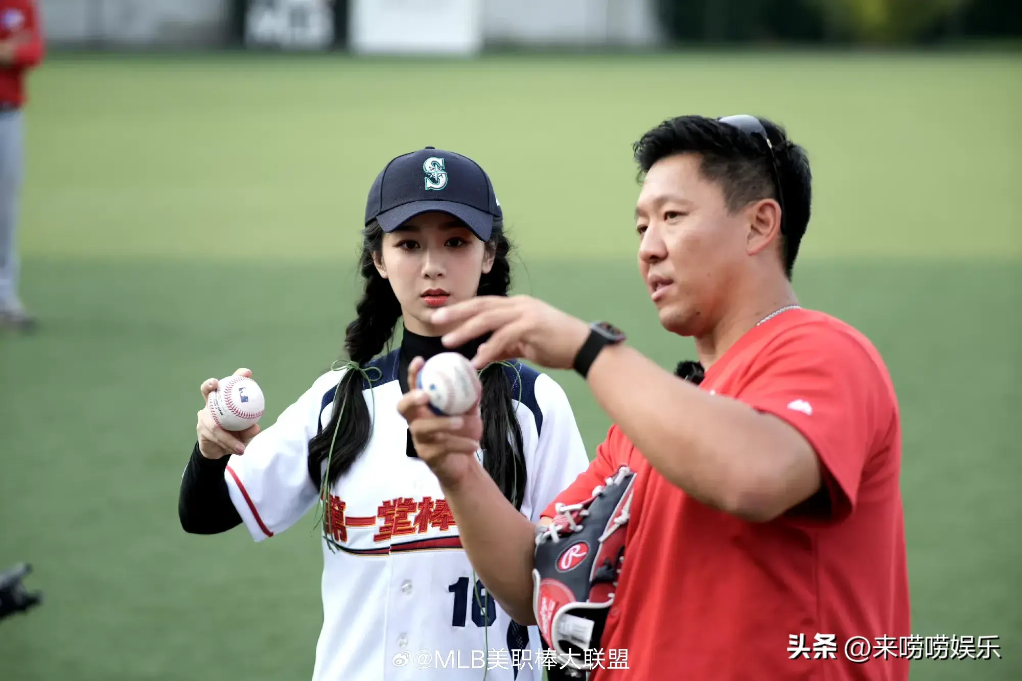 杨紫闷声干大事解锁新身份将担任巴黎奥运火炬手网友她配享太庙-杨紫脸僵