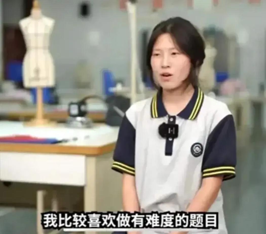 揭秘数学天才姜萍的七道数学题以及解题思路方法，看到底有多难-姜萍书画