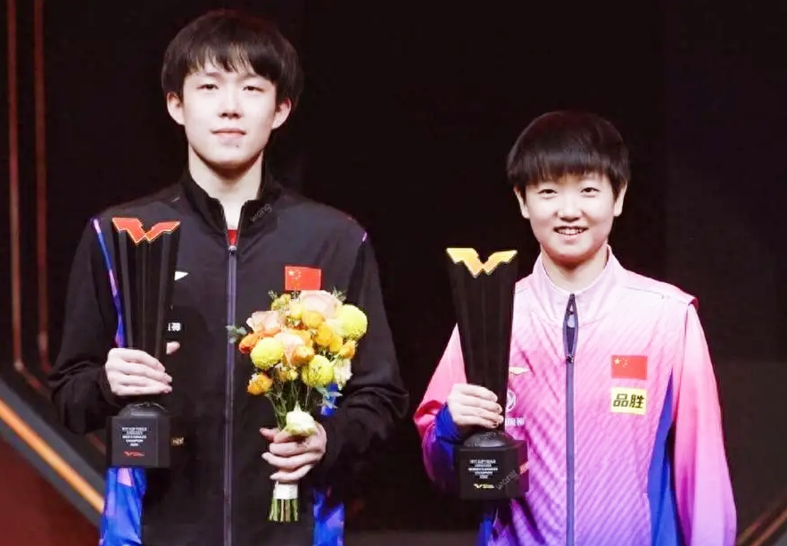 最新世界排名公布！张本美和升至第七再创新高，国乒蝉联5项第一-张墨 乒乓球