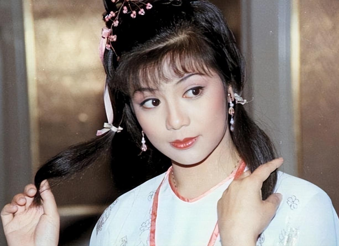 新《射雕》开播：同演黄蓉，除翁美玲朱茵李一桐，其他都是毁经典-新射雕英雄传里面的黄蓉是谁演的