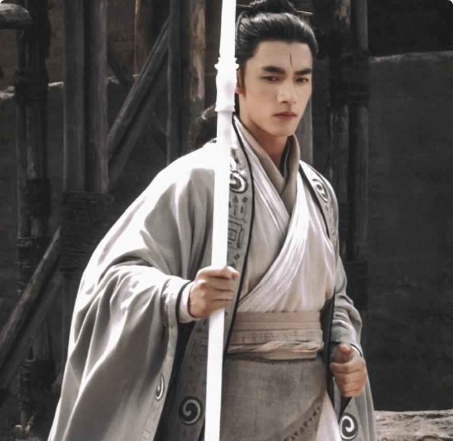 新《射雕》今晚开播！欧阳锋太帅，黄药师太油，梅超风太惊艳-83版射雕英雄传欧阳锋视频全集播放