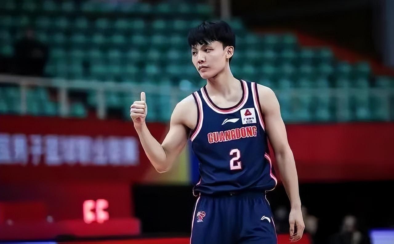 真相反转，疑广东球迷爆料吐槽徐杰耍大牌，身份曝光，错怪杰仔了-广东队徐杰伤势怎么样