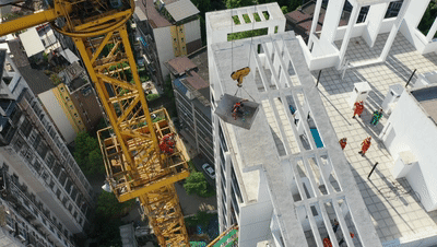 塔吊工被马蜂蜇伤失去意识，被困66米平台-塔吊上有鸟窝是好事还是坏事