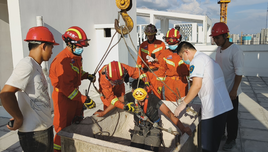 塔吊工被马蜂蜇伤失去意识，被困66米平台-塔吊上有鸟窝是好事还是坏事