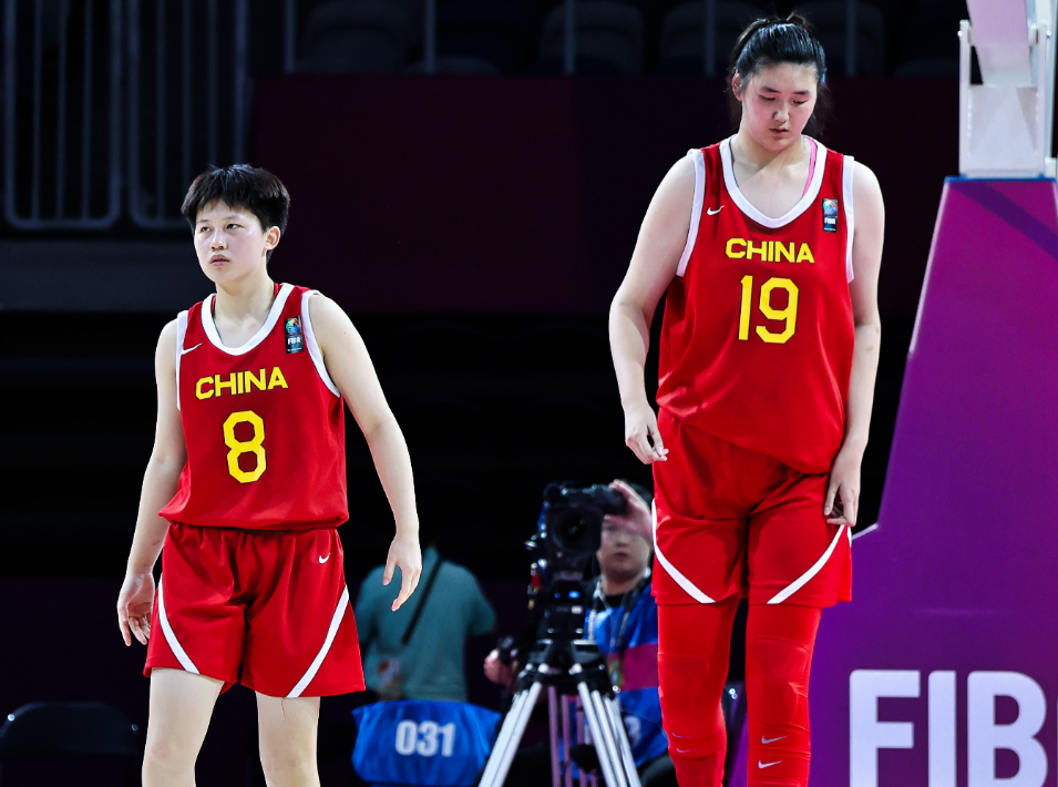 狂轰36+13！女篮17岁2米28天才爆发无解，李梦接班人2战9抢断真狠-女篮李梦简介哪里人