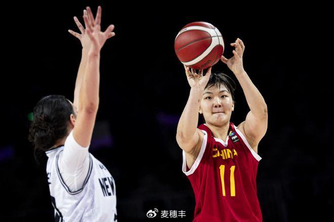 狂砍36分13篮板！张子宇一柱擎天，中国U18女篮轻取新西兰-奥预赛中国女篮vs新西兰