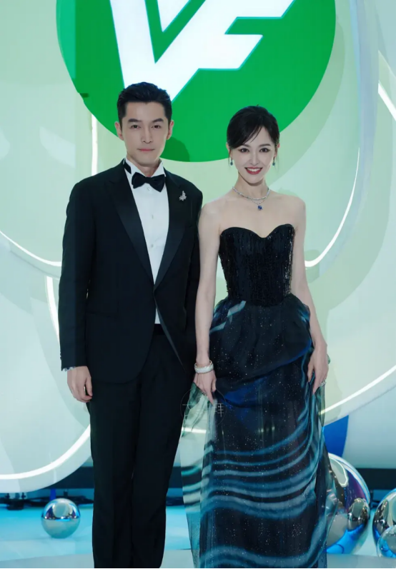 白玉兰揭晓！40岁的唐嫣输给周迅，《繁花》斩获5项大奖-白玉兰最具人气女演员