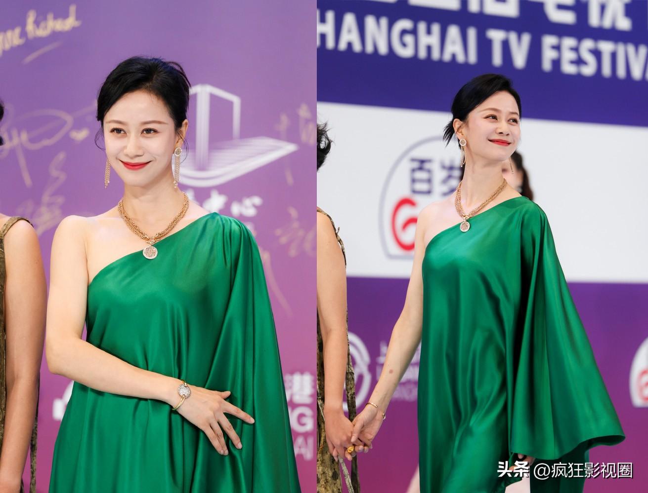 刘亦菲、唐嫣性感，闫妮微醺，姜妍烂漫，白玉兰场内场外都很惊艳-刘亦菲唐嫣同台