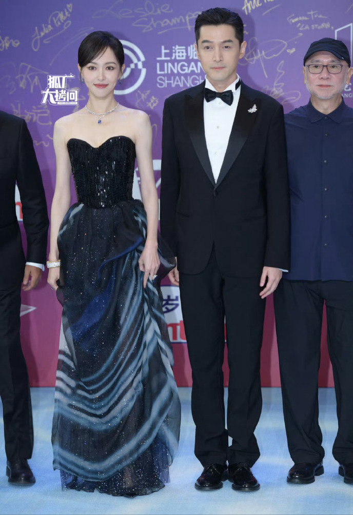 白玉兰红毯：刘亦菲珠圆玉润，万茜长发美翻了，王阳发言亮了-2021白玉兰走红毯