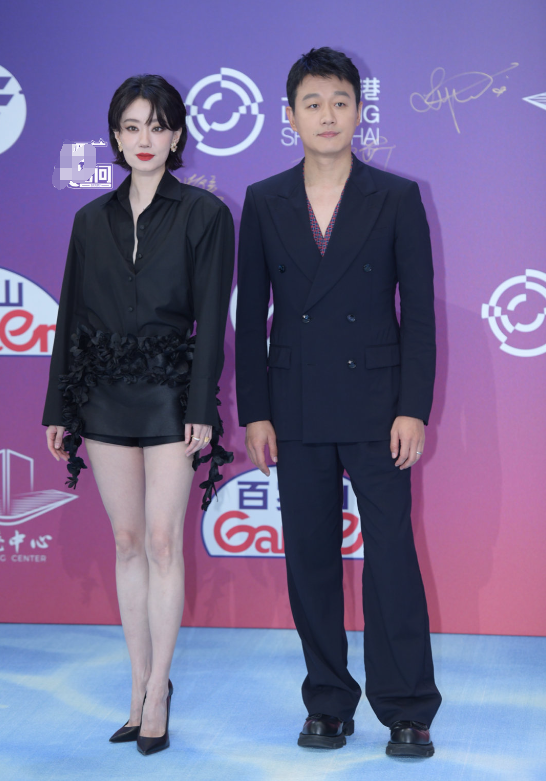 白玉兰红毯：万茜头发染绿，王鸥一脸福相，刘亦菲富态，唐嫣艳压-万茜2021