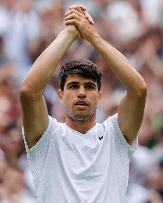 温网战报！阿卡横扫晋级，辛纳小遇挑战，蒂亚福逆转，四蛋创纪录-2021年温网战报