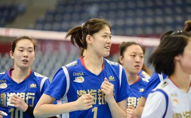 排协鼓励走出去引进来，朱婷征战意大利，为何李盈莹还按兵不动？-朱婷与李盈莹