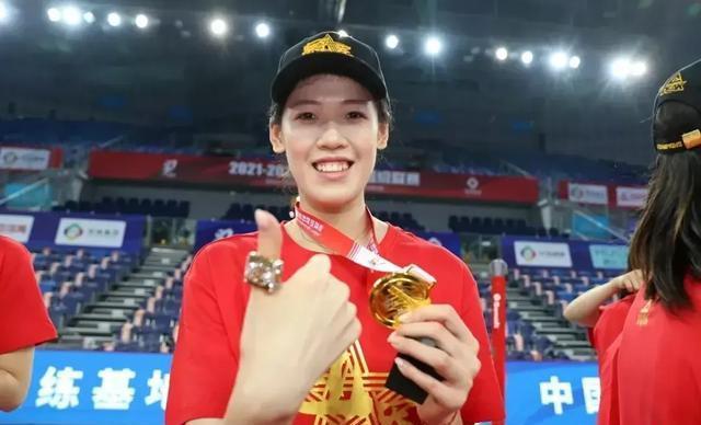 排协鼓励走出去引进来，朱婷征战意大利，为何李盈莹还按兵不动？-朱婷与李盈莹