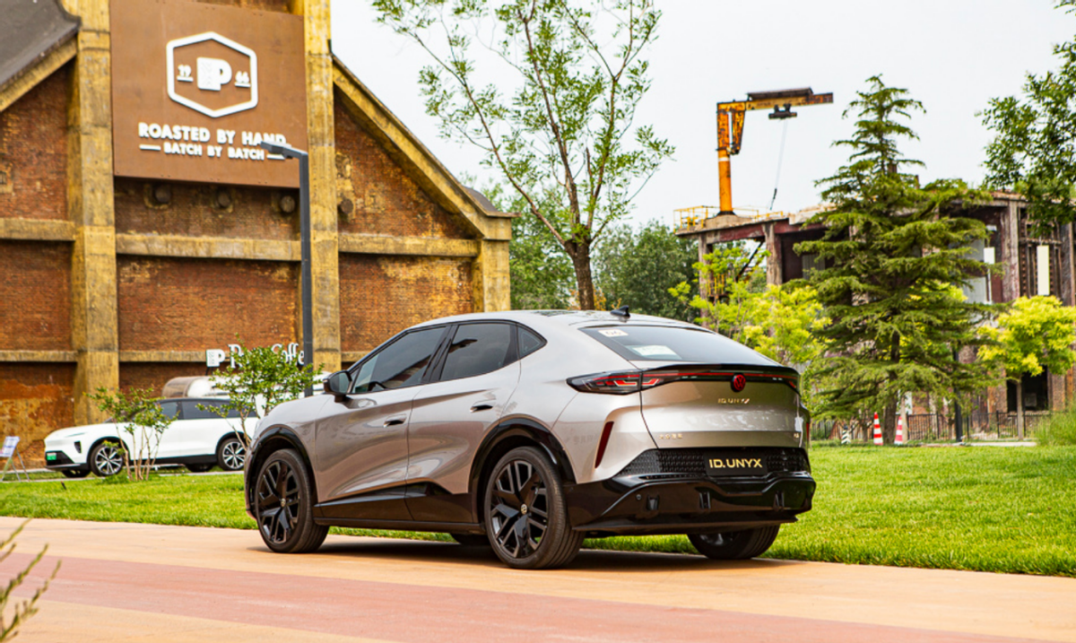 大众镶金边！ID.UNYX与众定档7月上市，轿跑范十足！-idr大众有多快