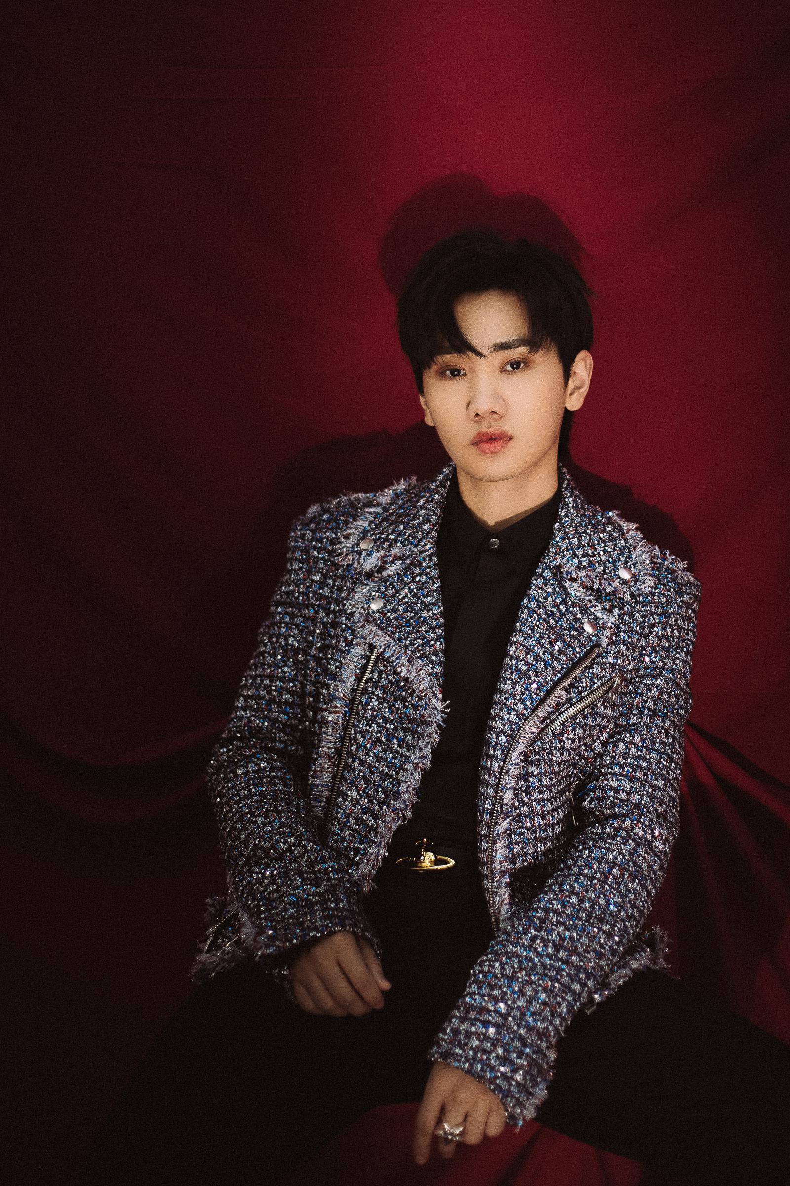 歌手舞台再掀波澜，袭榜候选人名单揭晓，你心中的冠军是谁？-歌手从舞台上跳下来