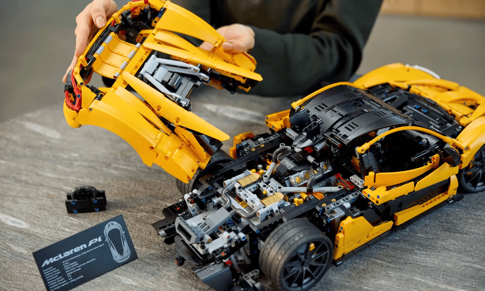 早报| 宝马中国回应退出价格战传闻：将关注业务质量/苹果将开放欧盟设备第三方 NFC 权限/小米汽车获得独立造车资质-宝马中国作出回应