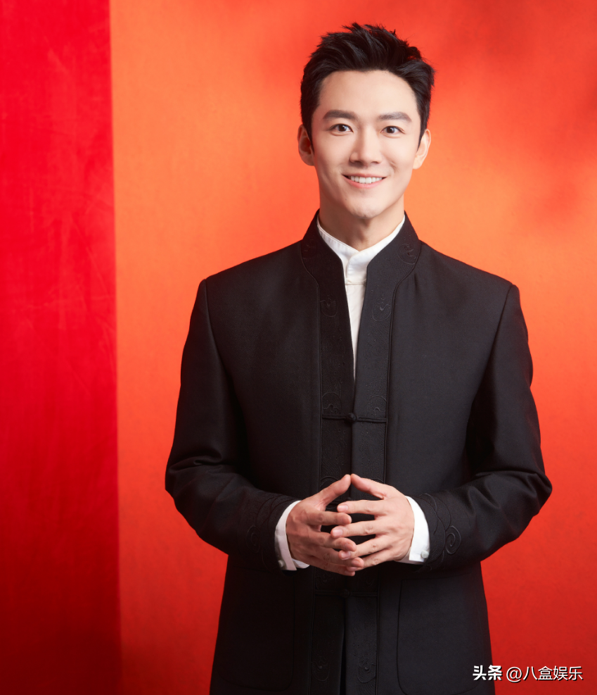 央视最帅男主播与冯琳同框，颜值“爆表”，这个组合也太养眼了！-央视最帅男主播都有谁:他是央视最帅男主持