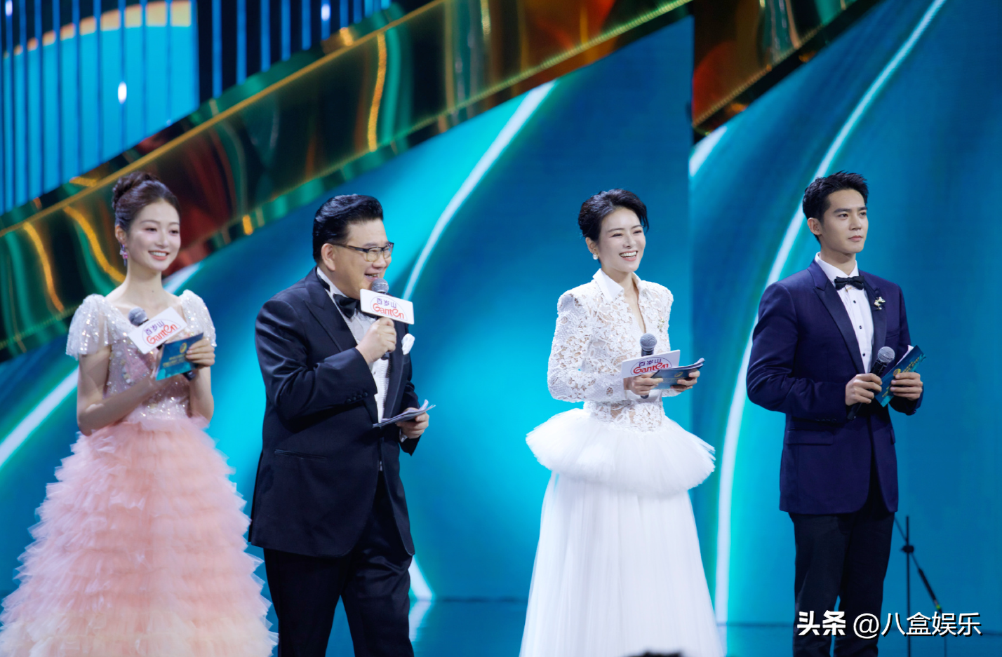 央视最帅男主播与冯琳同框，颜值“爆表”，这个组合也太养眼了！-央视最帅男主播都有谁:他是央视最帅男主持