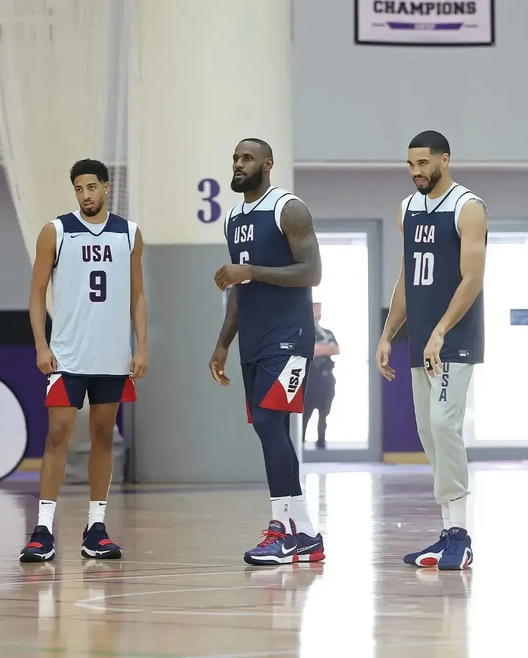 【独家揭秘】美国男篮险胜惊魂夜：金牌梦是否悬而未决？-美国男篮荣誉