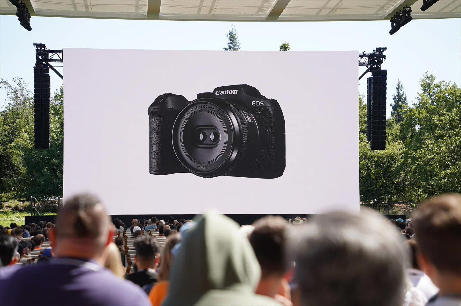 苹果visionOS 2发布：改进Mac虚拟屏，旅行模式支持火车-apple vision pro官网价格