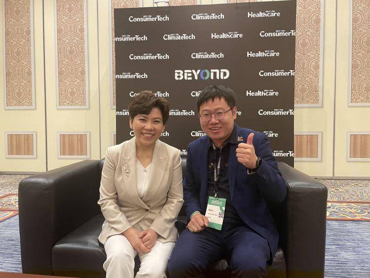 聚焦文博会|深圳商报·读创记者专访邓亚萍，邓亚萍谈文化产业如何由“软”变“硬”-邓亚萍的三任丈夫