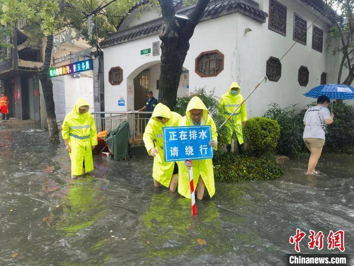 河南多地暴雨 10地市启动防汛四级应急响应-河南暴雨应对方案最新