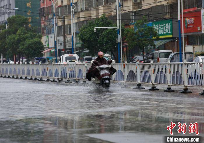 河南多地暴雨 10地市启动防汛四级应急响应-河南暴雨应对方案最新