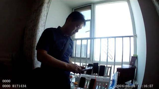 演技一流！一人分饰两角诈骗400余万-一人分饰两角韩剧