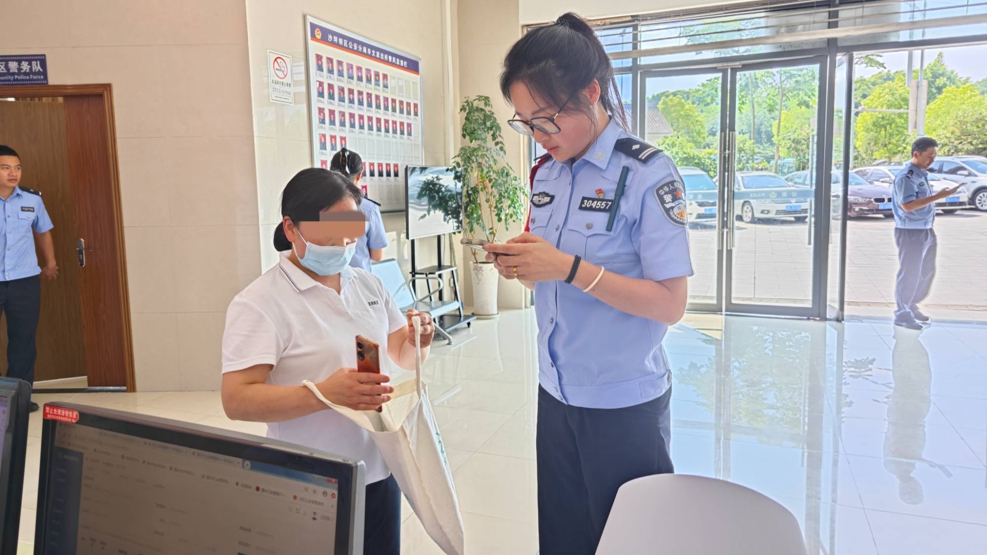 女子拒绝相信民警反诈提醒 陷投资骗局被骗9万-反诈民警被诈骗怎么处理