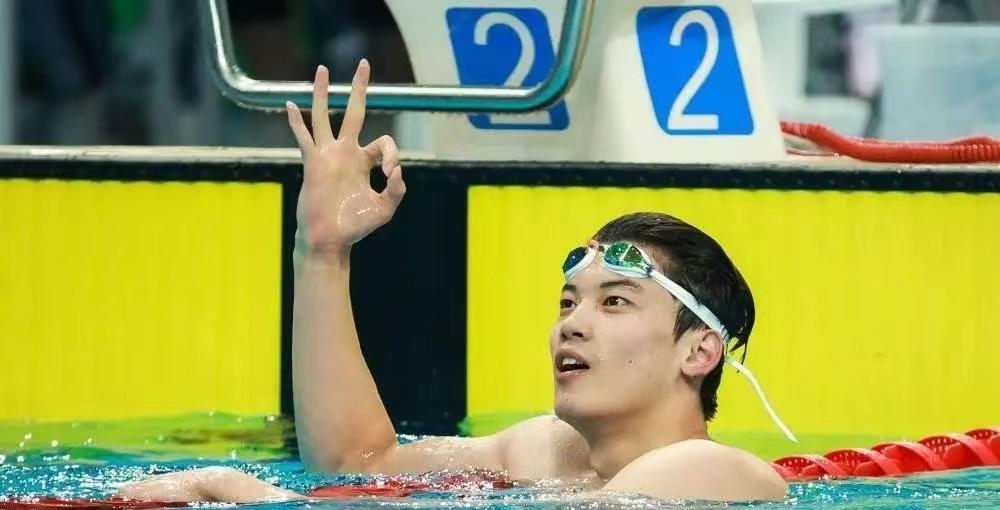 中国游泳队出征，孙杨霸气回应，暗示复出时间，剑指巴黎奥运会-孙杨还是中国游泳队队长吗