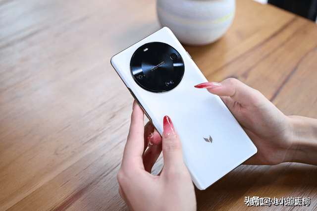 AI加持！麦芒30开启首销，千元档全能手机来了-麦芒手机质量好吗