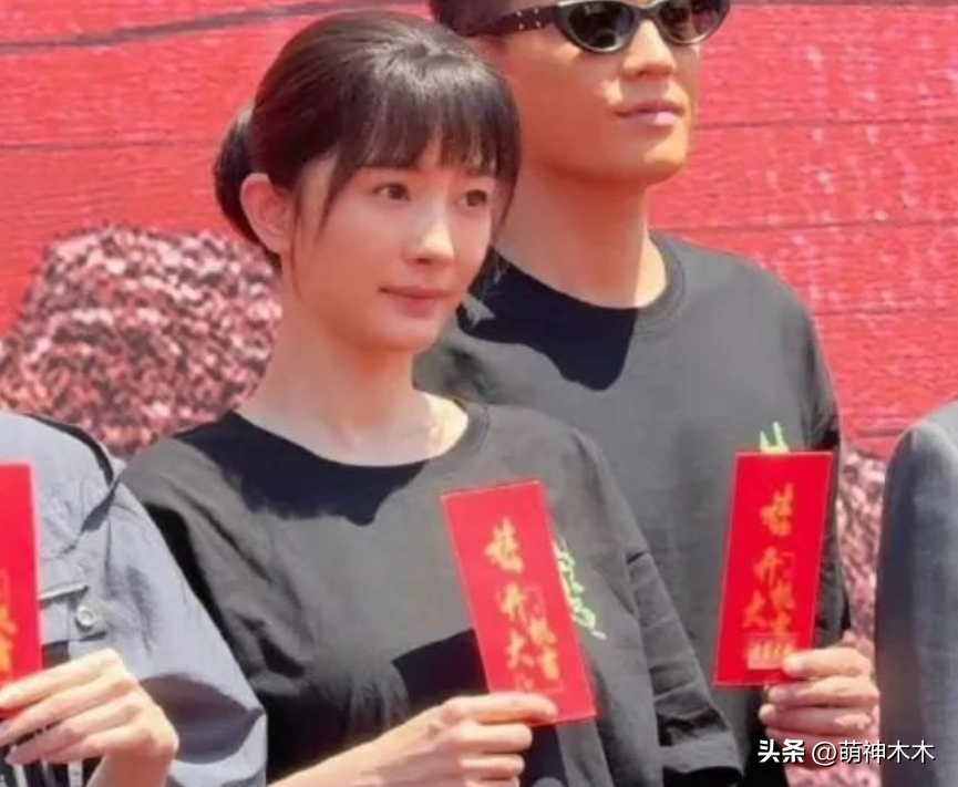 杨幂农妇造型被嘲太假！一味追求白幼瘦审美，体型仪态背离角色-杨幂的白裙造型视频