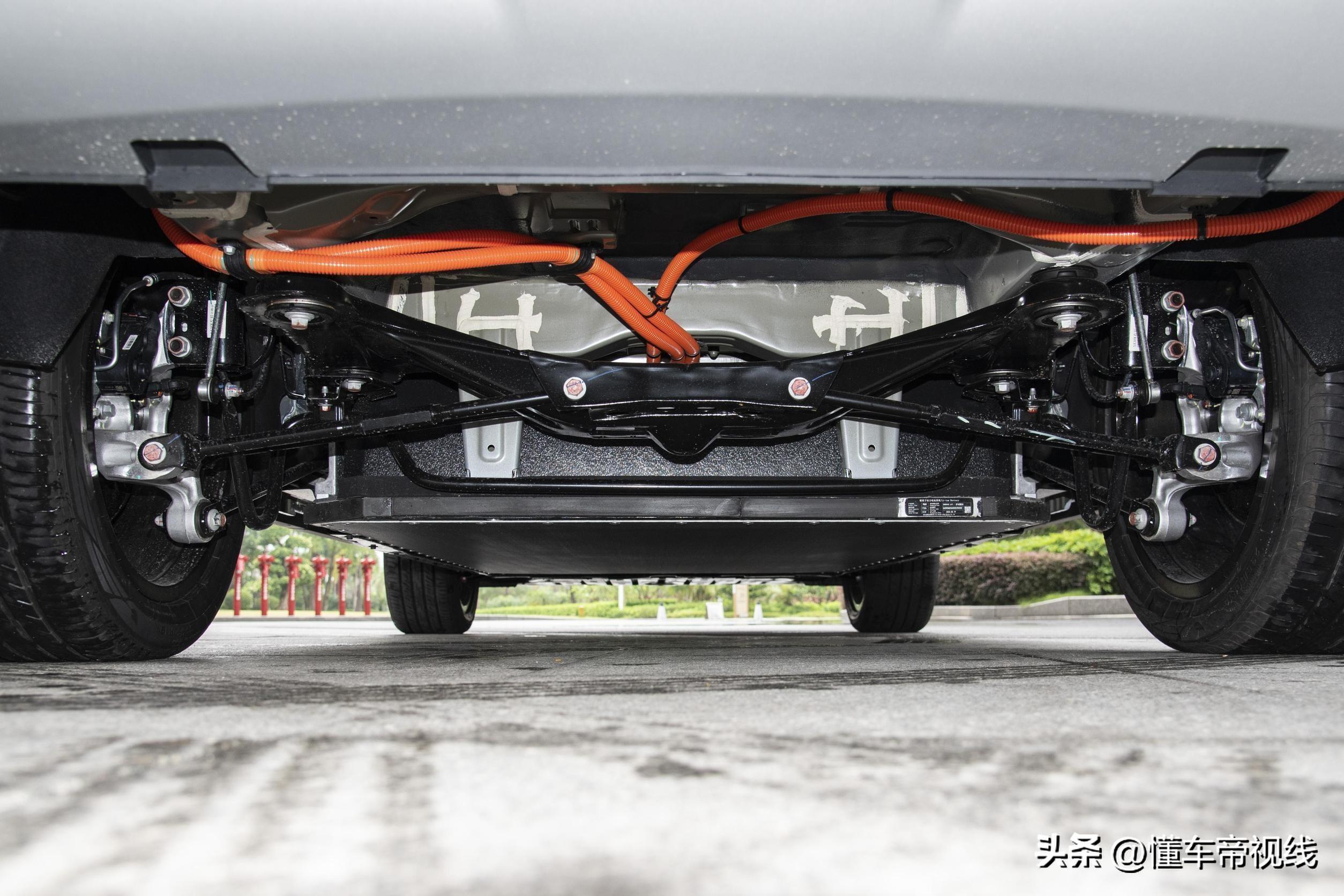 新车 | 12.98万元起售，DM-i增71公里版本，比亚迪宋PLUS荣耀版上市-比亚迪宋plus尊荣型